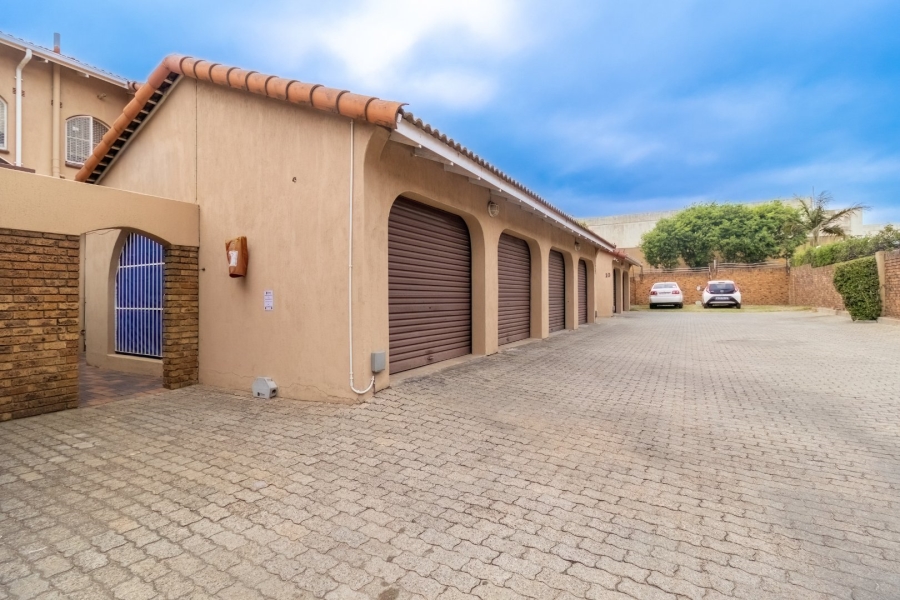 3 Bedroom Property for Sale in Ridgeway Gauteng