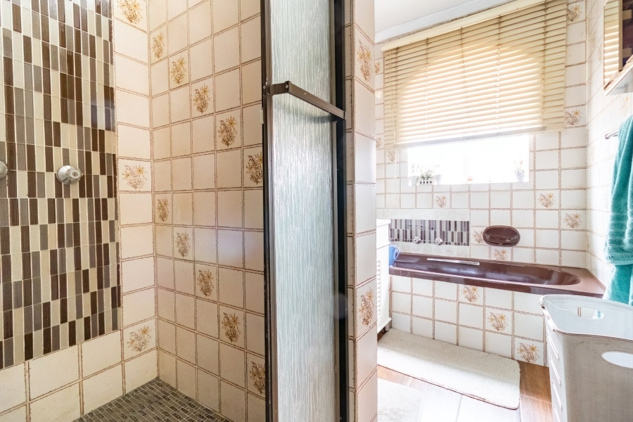 3 Bedroom Property for Sale in Ridgeway Gauteng