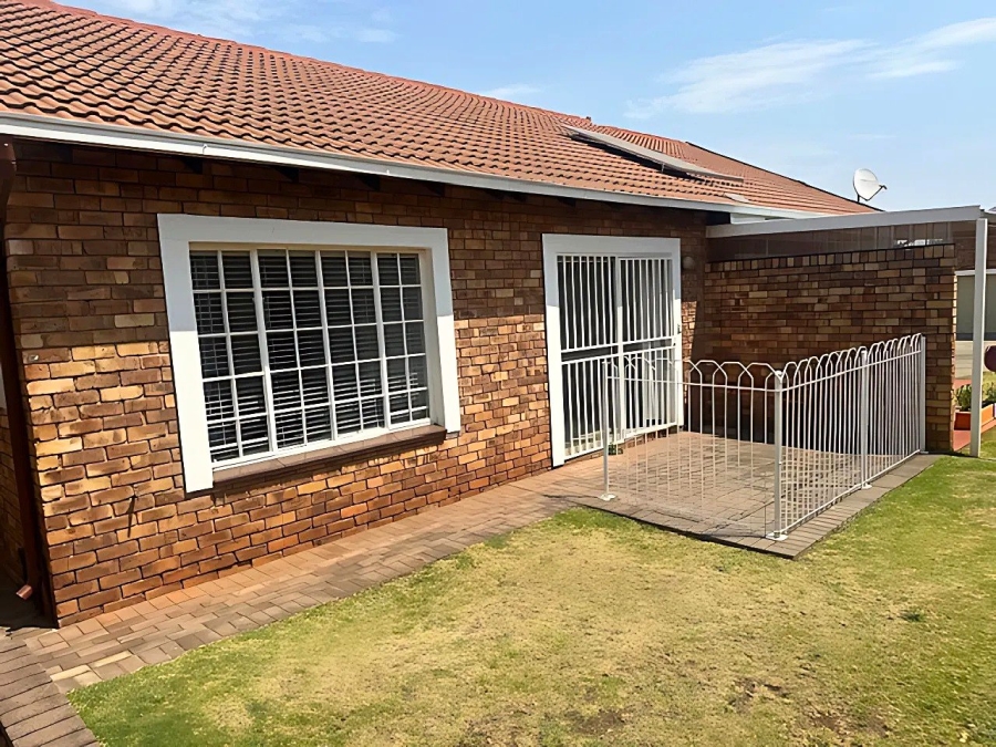 2 Bedroom Property for Sale in Wilro Park Gauteng