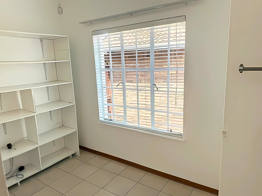 2 Bedroom Property for Sale in Wilro Park Gauteng