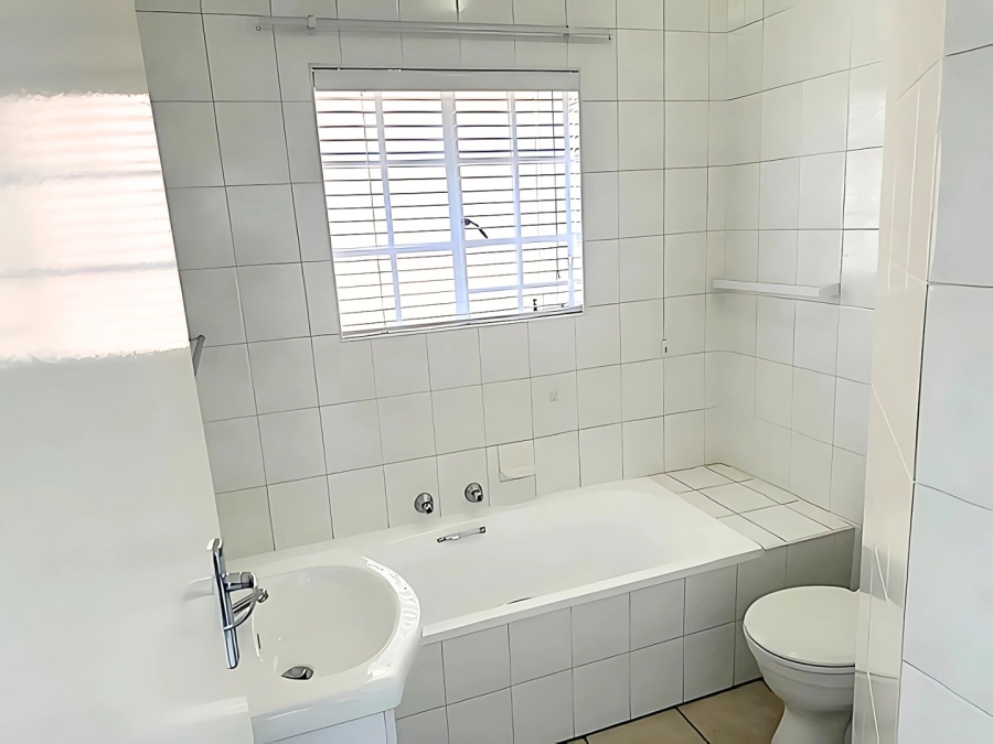2 Bedroom Property for Sale in Wilro Park Gauteng