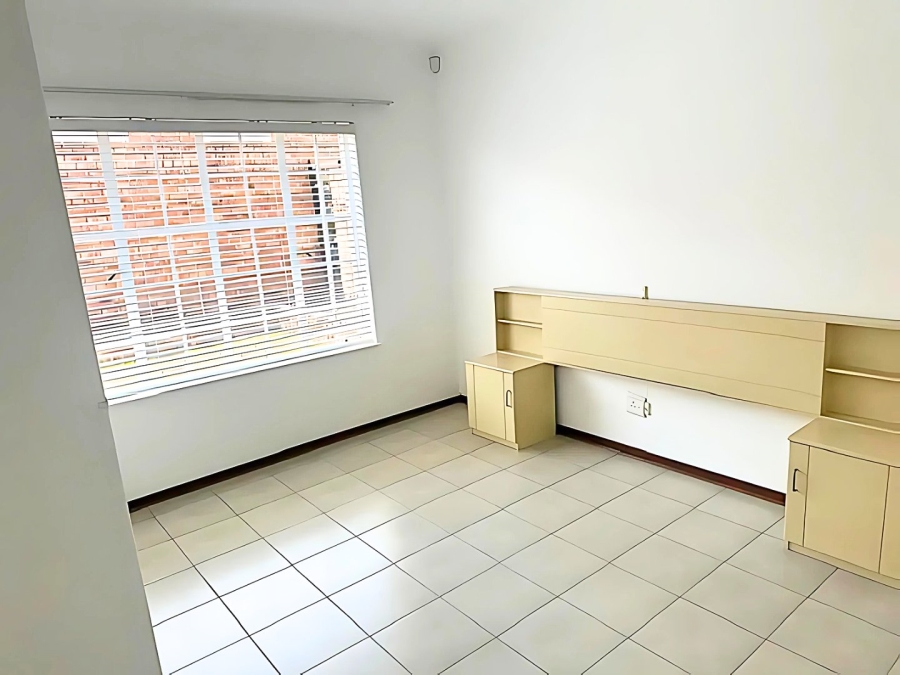 2 Bedroom Property for Sale in Wilro Park Gauteng