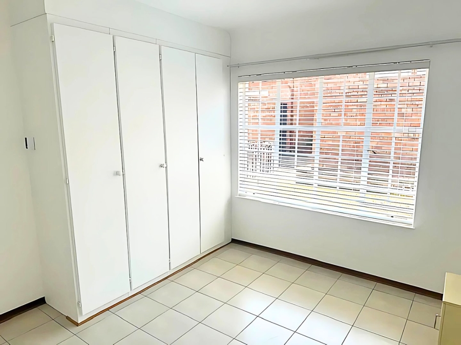 2 Bedroom Property for Sale in Wilro Park Gauteng
