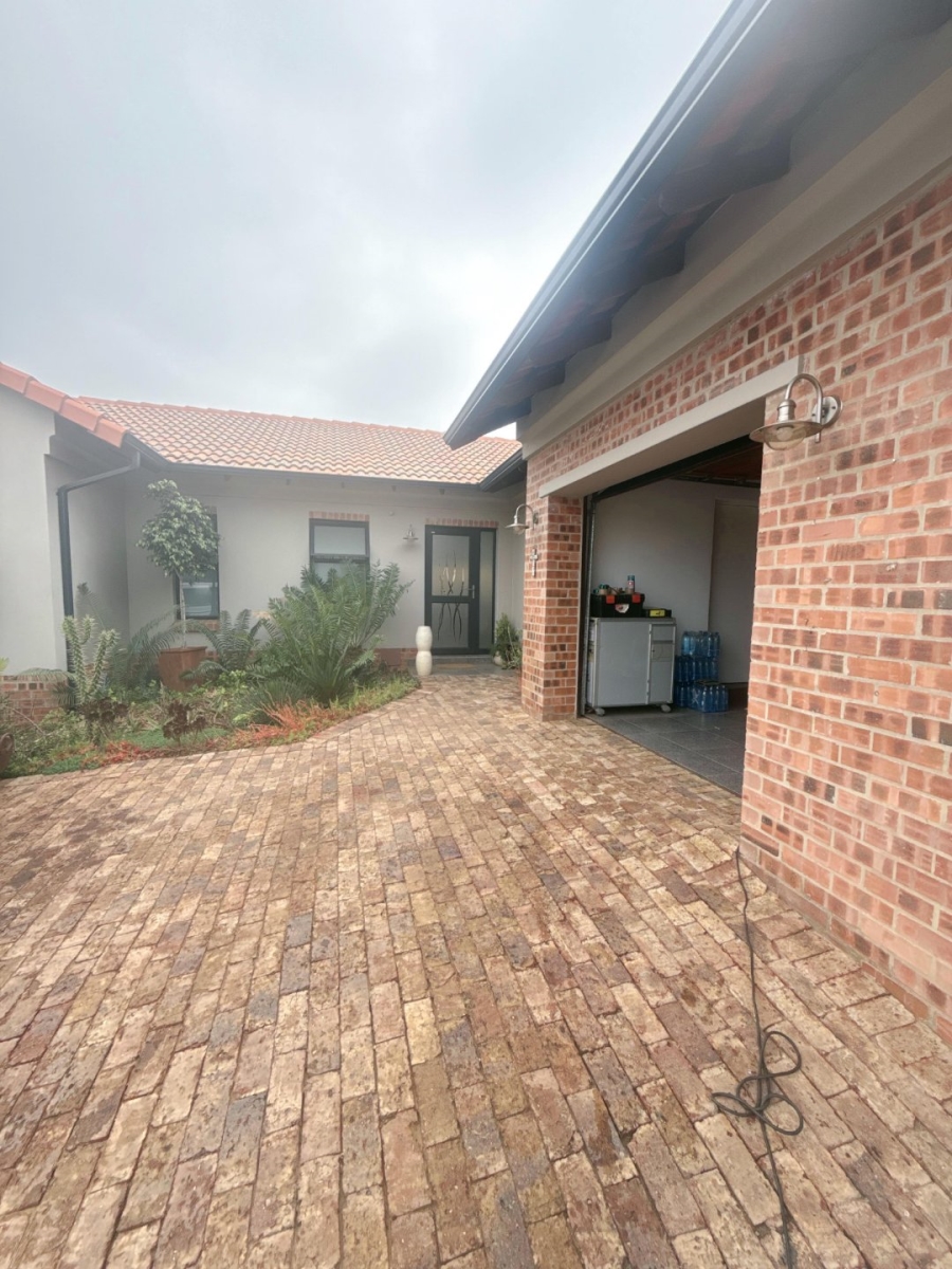 3 Bedroom Property for Sale in Avianto Estates Gauteng