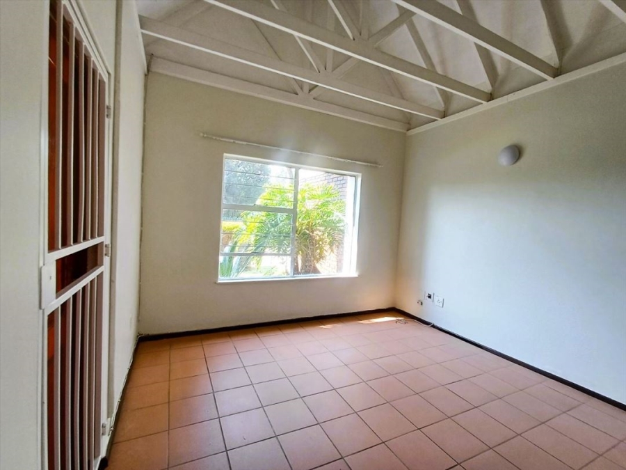 2 Bedroom Property for Sale in Glen Marais Gauteng