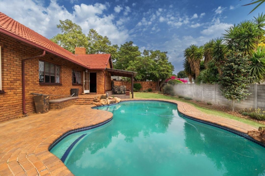 3 Bedroom Property for Sale in Glen Marais Gauteng