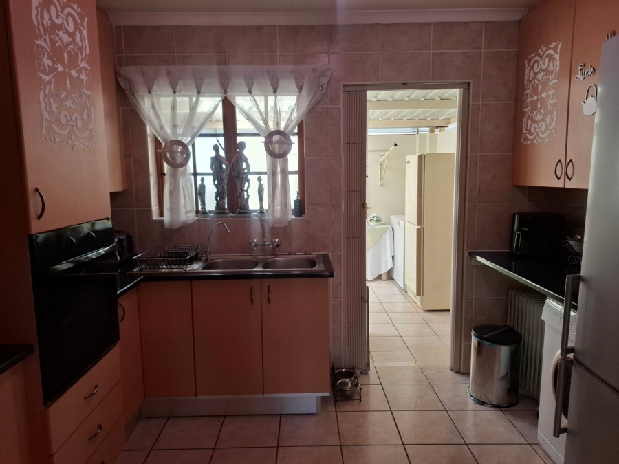 2 Bedroom Property for Sale in Montana Tuine Gauteng
