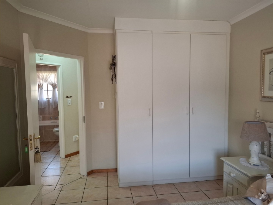2 Bedroom Property for Sale in Montana Tuine Gauteng