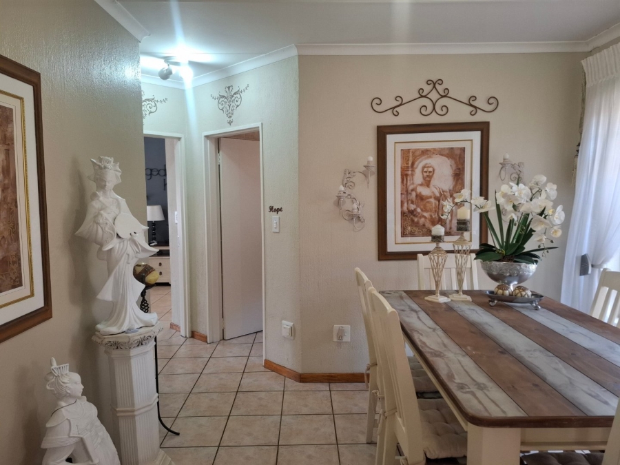 2 Bedroom Property for Sale in Montana Tuine Gauteng