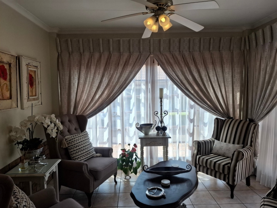 2 Bedroom Property for Sale in Montana Tuine Gauteng