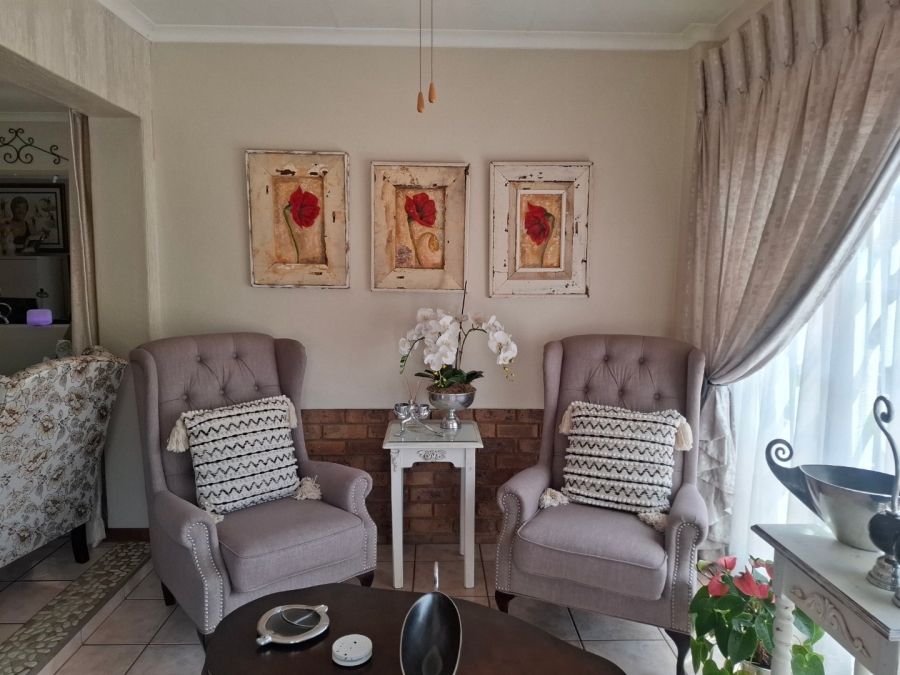 2 Bedroom Property for Sale in Montana Tuine Gauteng