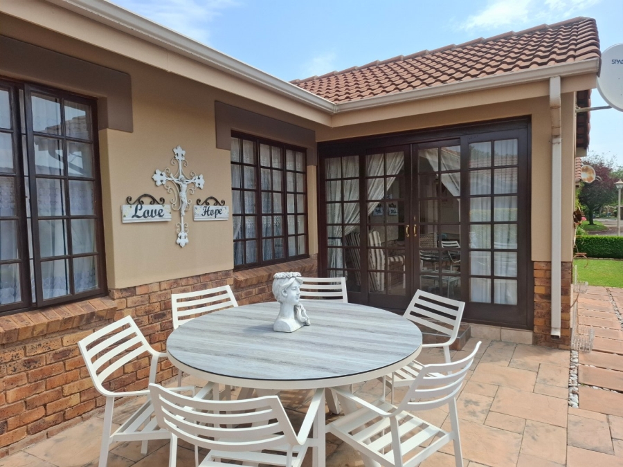 2 Bedroom Property for Sale in Montana Tuine Gauteng