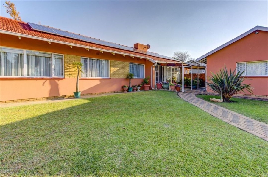 3 Bedroom Property for Sale in Bonaero Park Gauteng