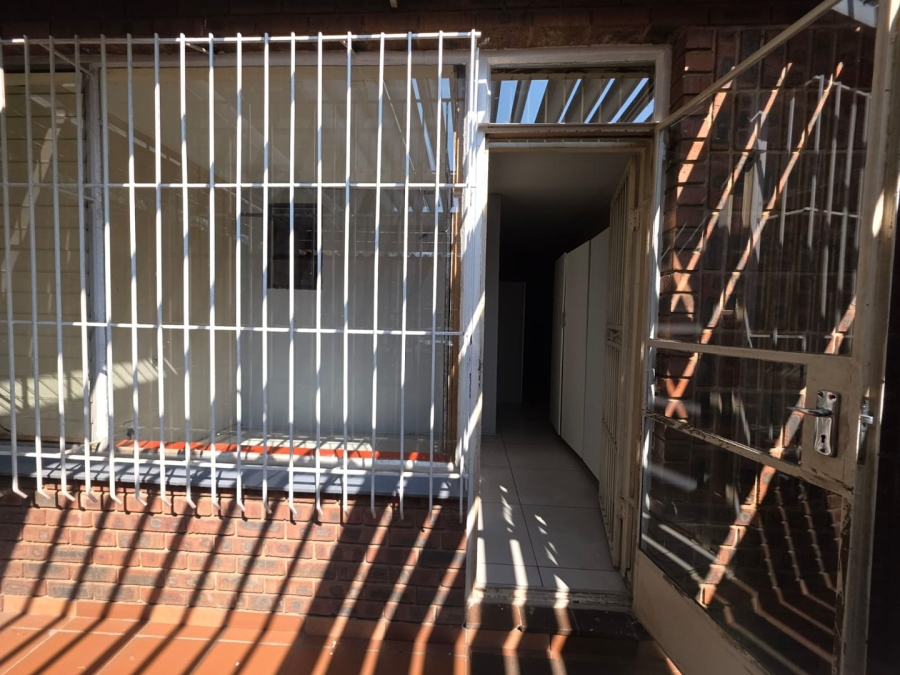1 Bedroom Property for Sale in Casseldale Gauteng
