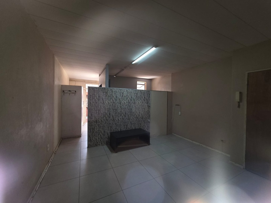 1 Bedroom Property for Sale in Casseldale Gauteng