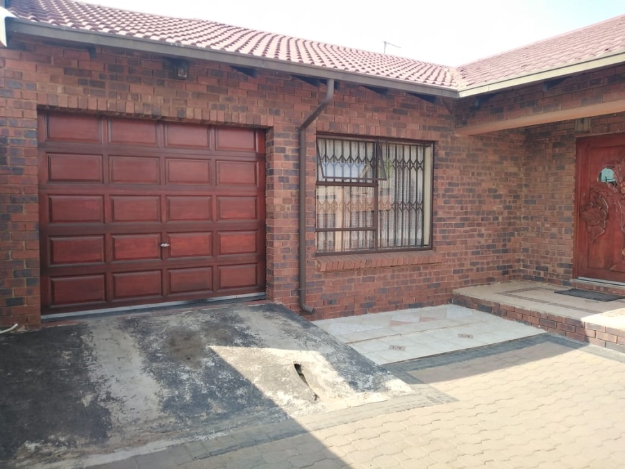 3 Bedroom Property for Sale in Kagiso Gauteng