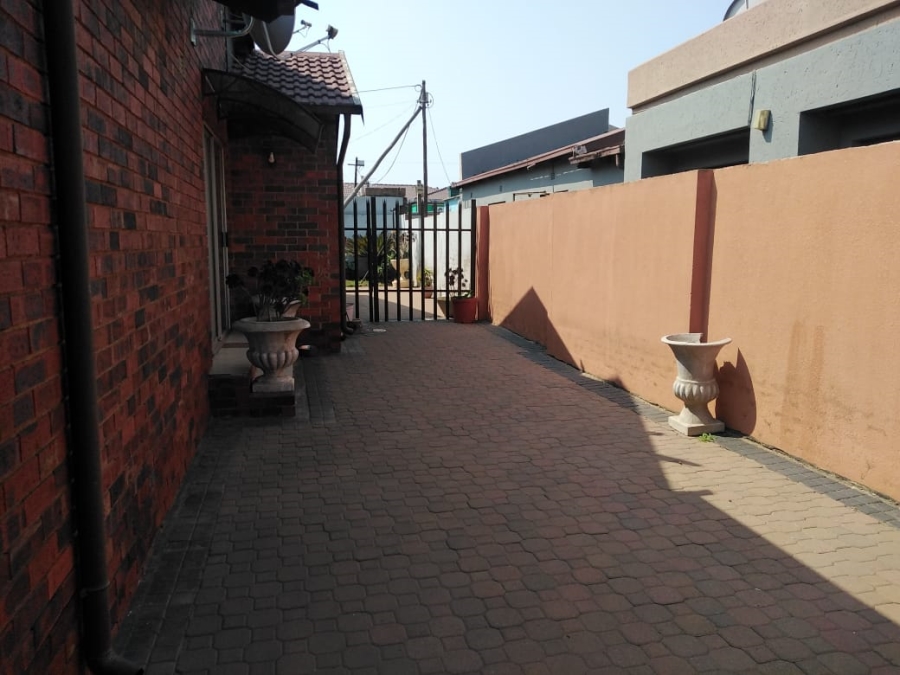 3 Bedroom Property for Sale in Kagiso Gauteng