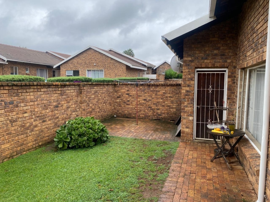 To Let 3 Bedroom Property for Rent in Mayfield Park Gauteng