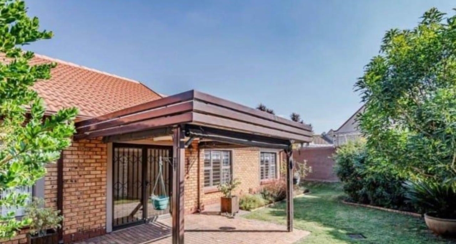  Bedroom Property for Sale in Menlyn Gauteng