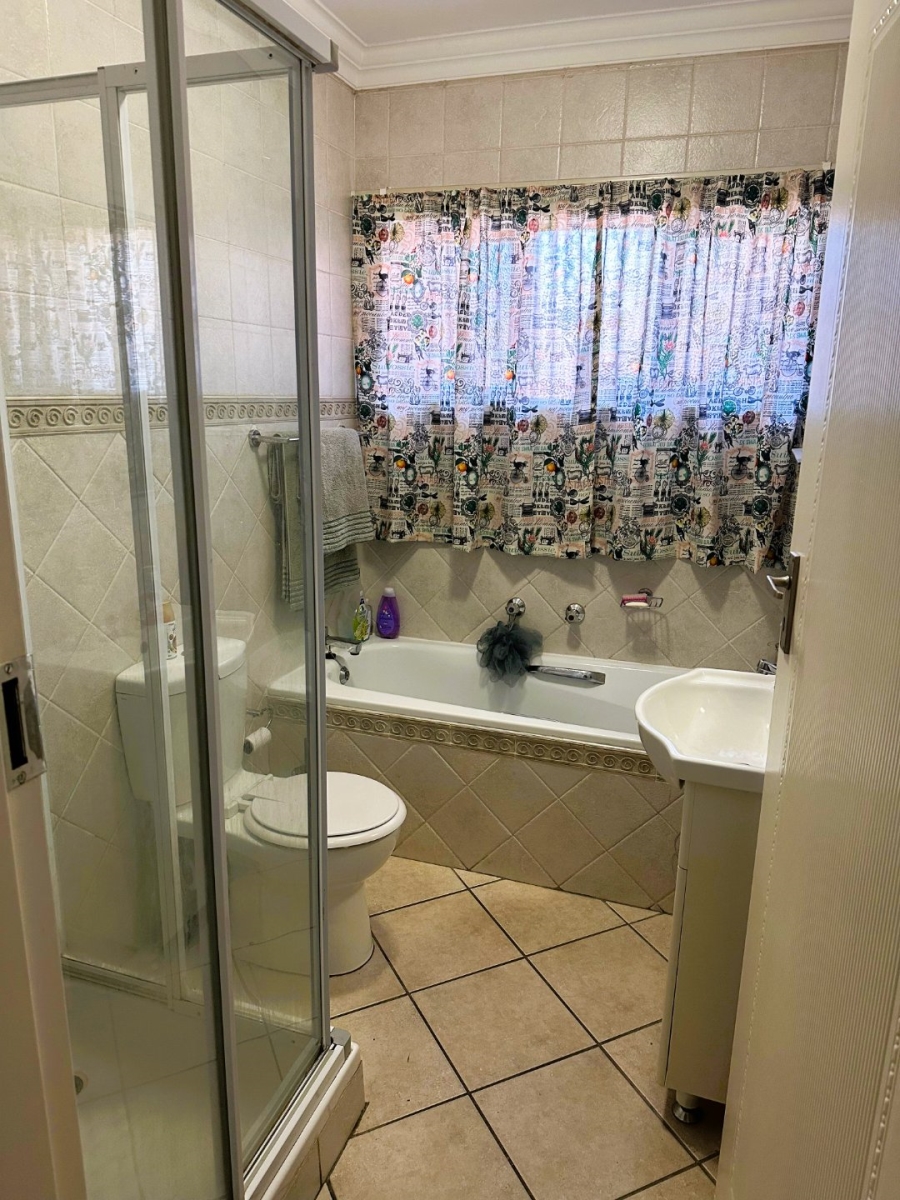 3 Bedroom Property for Sale in Three Rivers Gauteng