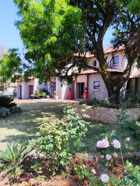 4 Bedroom Property for Sale in Faerie Glen Gauteng