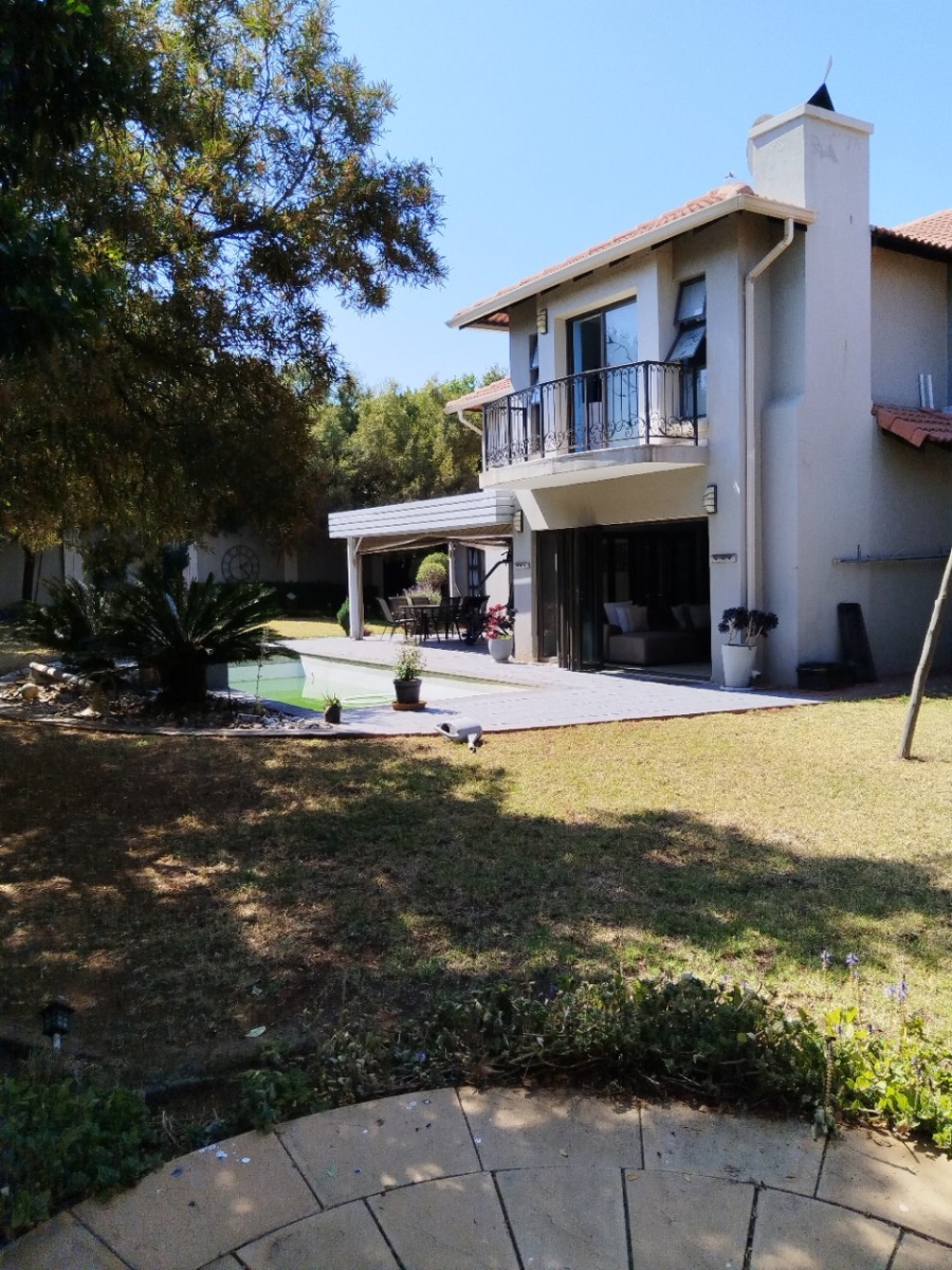 4 Bedroom Property for Sale in Faerie Glen Gauteng