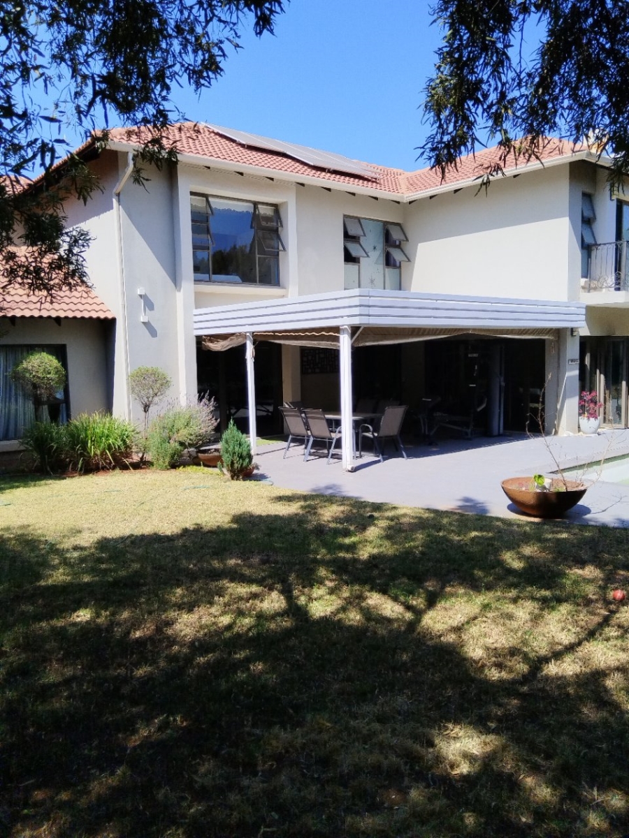 4 Bedroom Property for Sale in Faerie Glen Gauteng