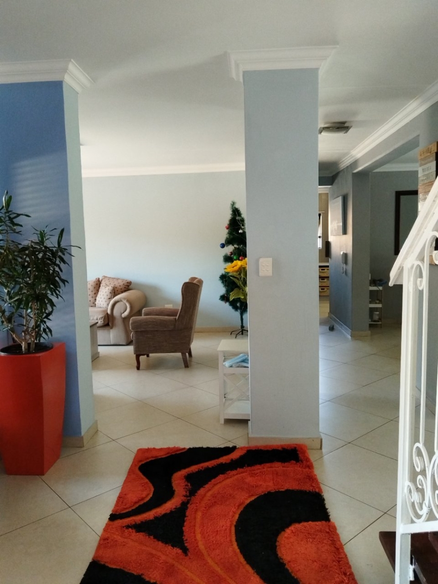 4 Bedroom Property for Sale in Faerie Glen Gauteng