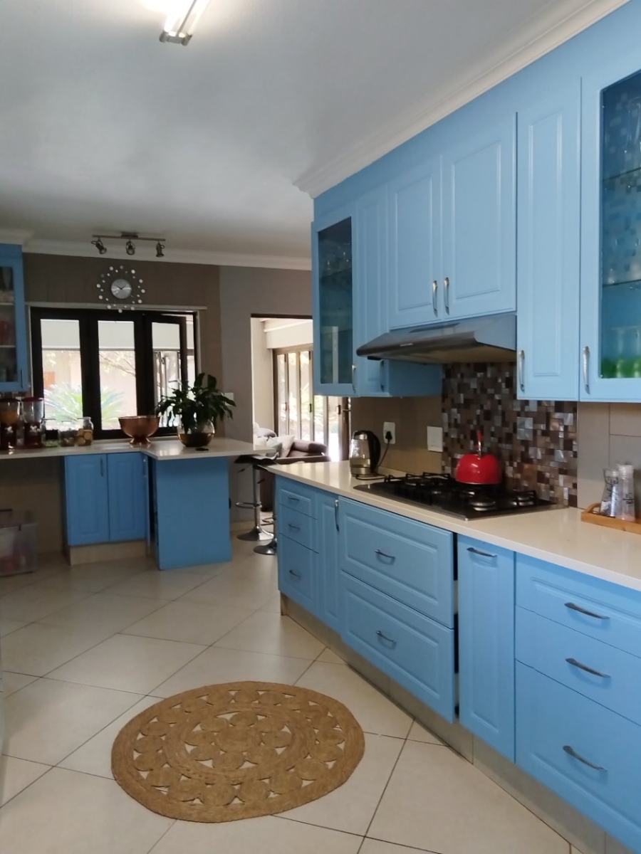 4 Bedroom Property for Sale in Faerie Glen Gauteng