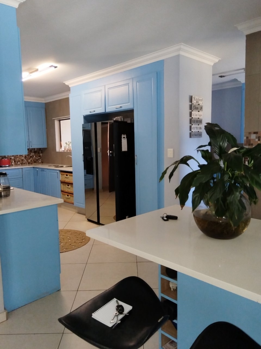4 Bedroom Property for Sale in Faerie Glen Gauteng