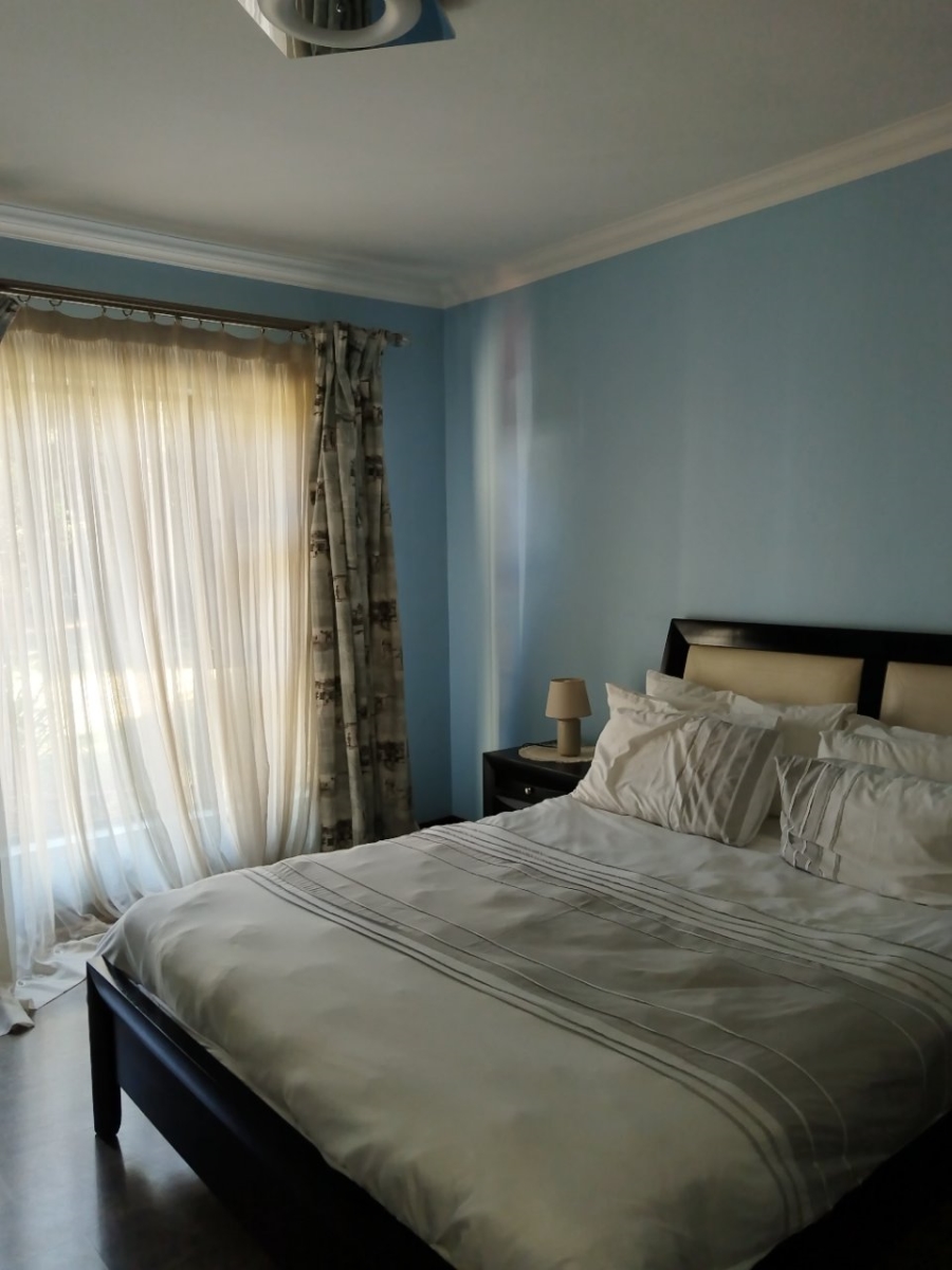 4 Bedroom Property for Sale in Faerie Glen Gauteng