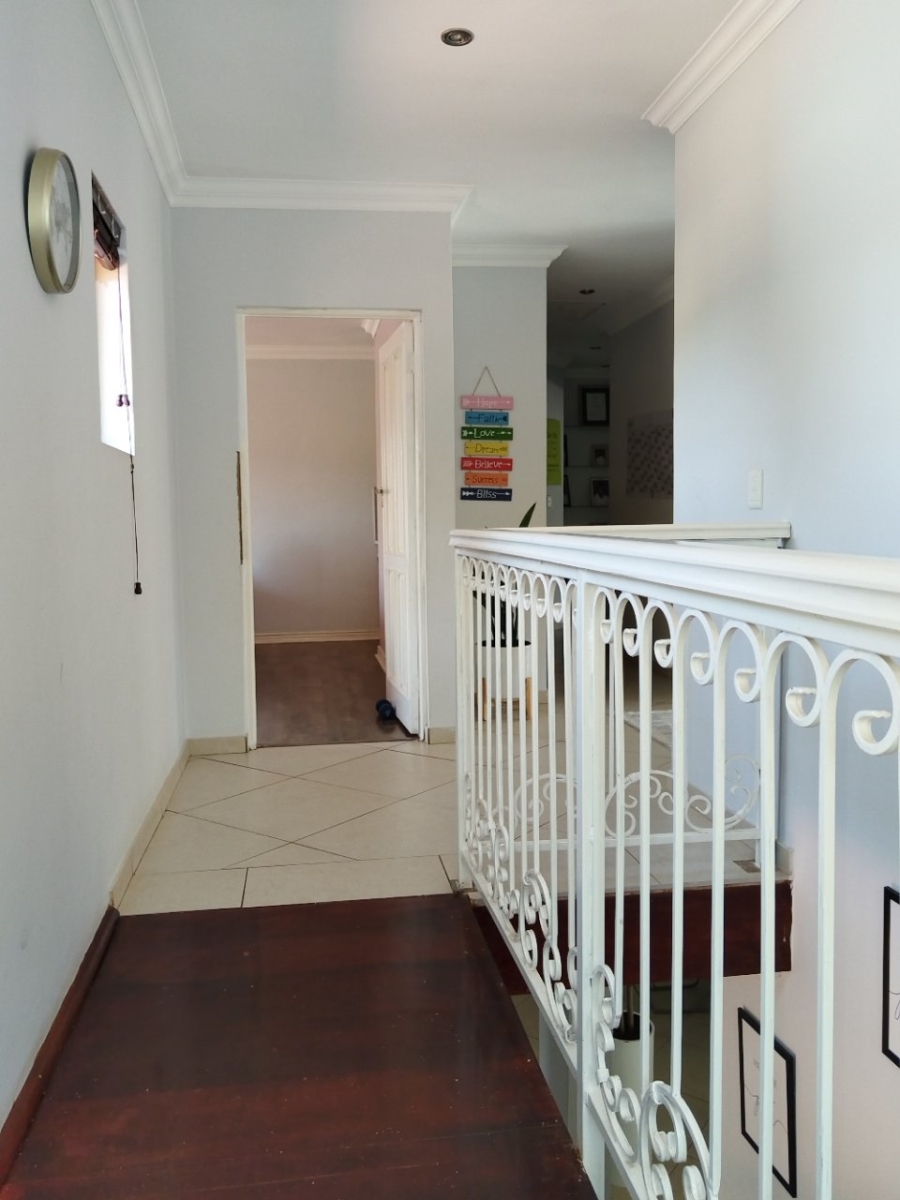 4 Bedroom Property for Sale in Faerie Glen Gauteng