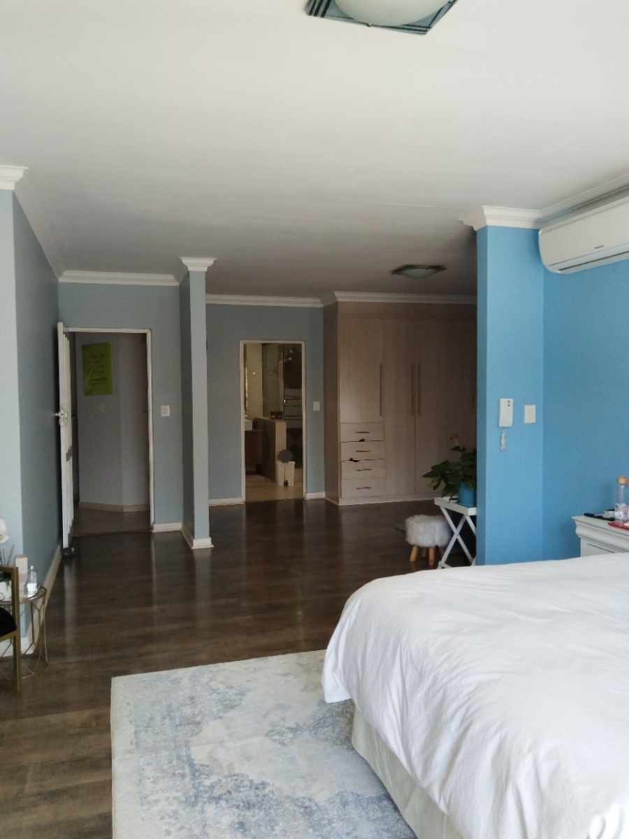 4 Bedroom Property for Sale in Faerie Glen Gauteng