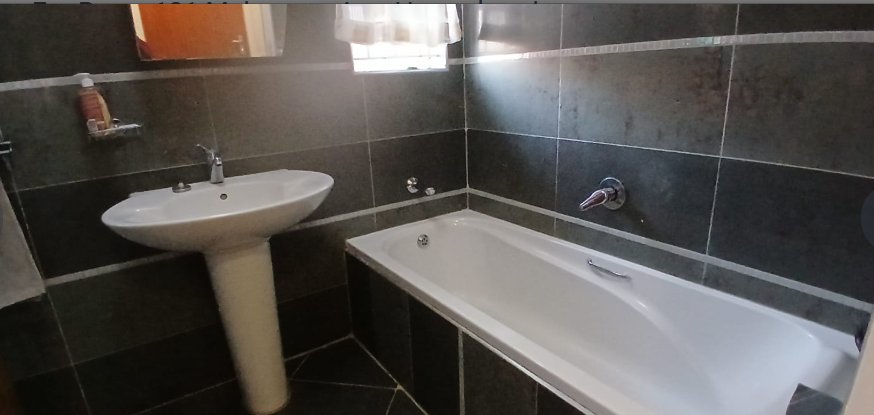 To Let 4 Bedroom Property for Rent in Heuweloord Gauteng