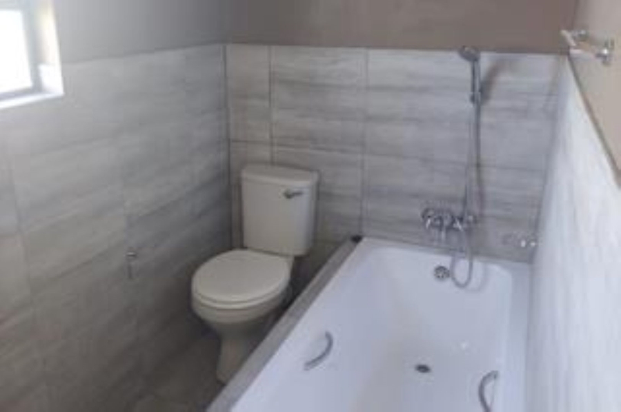 2 Bedroom Property for Sale in Crystal Park Gauteng