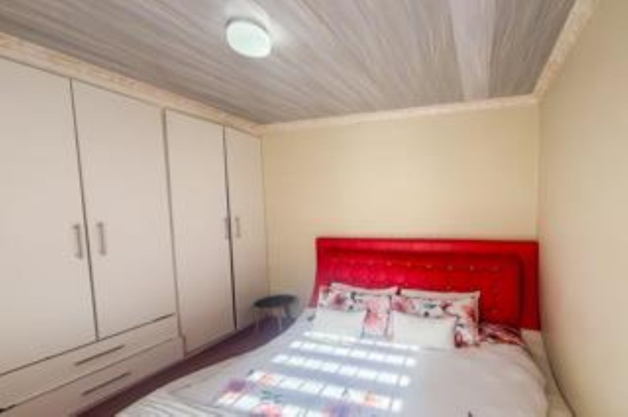 2 Bedroom Property for Sale in Crystal Park Gauteng