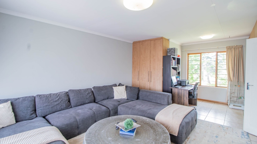 3 Bedroom Property for Sale in Bonaero Park Gauteng