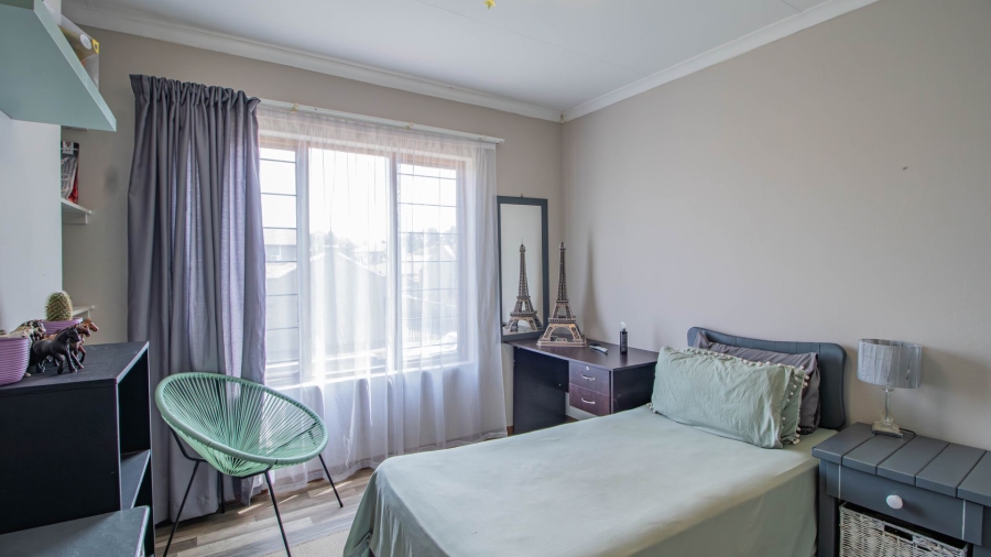 3 Bedroom Property for Sale in Bonaero Park Gauteng