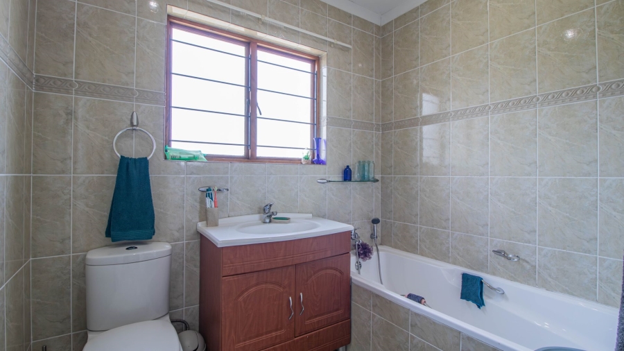 3 Bedroom Property for Sale in Bonaero Park Gauteng