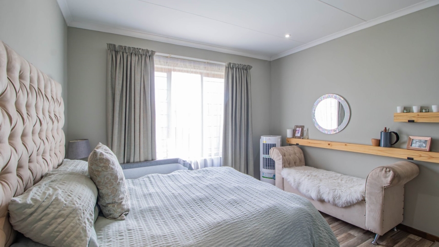 3 Bedroom Property for Sale in Bonaero Park Gauteng