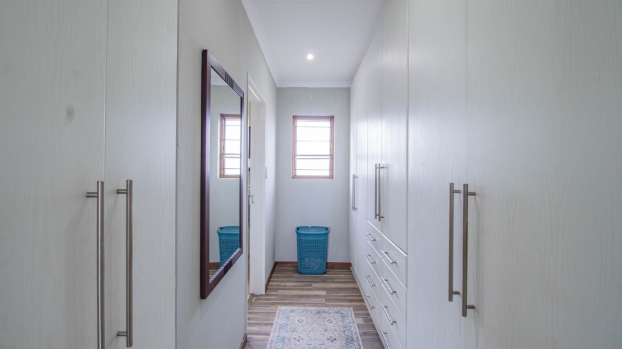 3 Bedroom Property for Sale in Bonaero Park Gauteng
