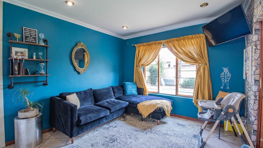 3 Bedroom Property for Sale in Bonaero Park Gauteng