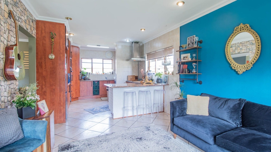 3 Bedroom Property for Sale in Bonaero Park Gauteng