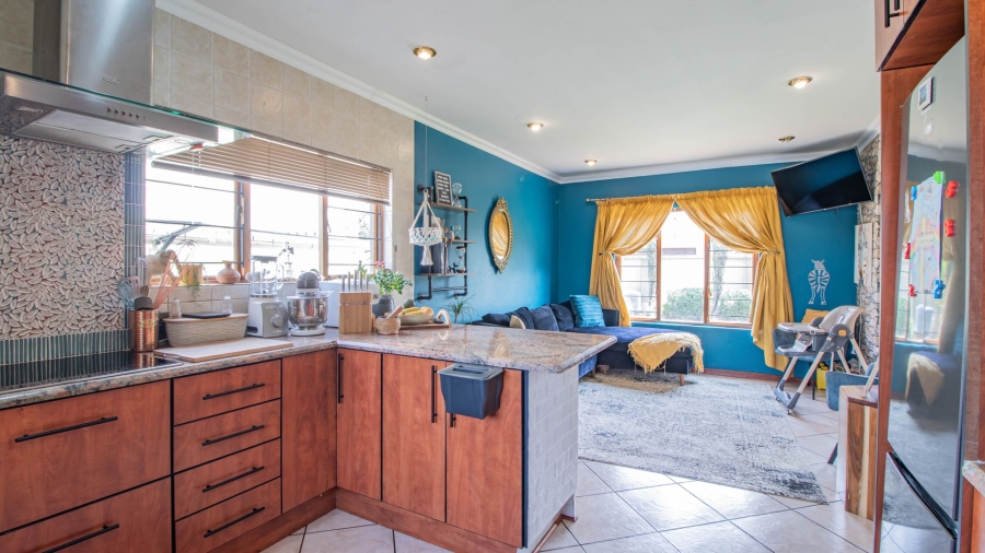 3 Bedroom Property for Sale in Bonaero Park Gauteng