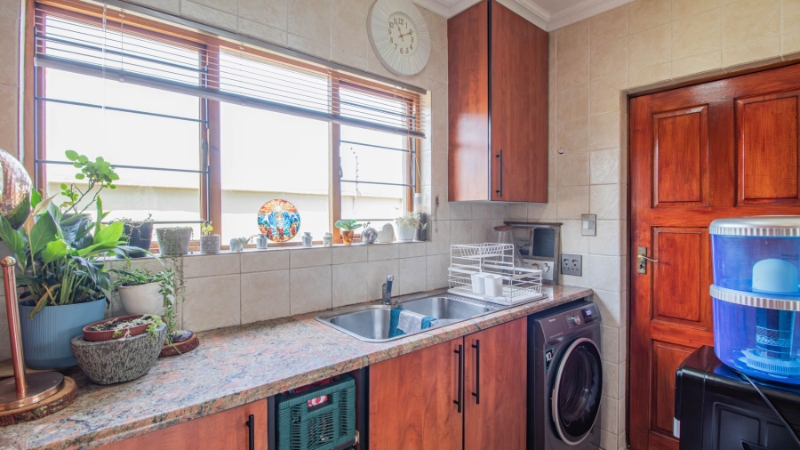 3 Bedroom Property for Sale in Bonaero Park Gauteng
