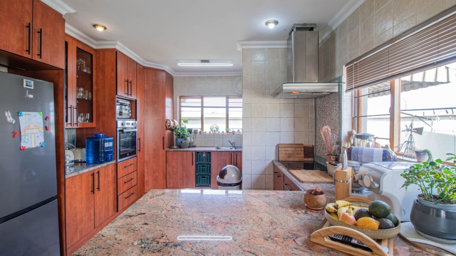 3 Bedroom Property for Sale in Bonaero Park Gauteng