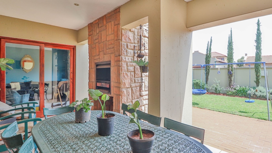 3 Bedroom Property for Sale in Bonaero Park Gauteng