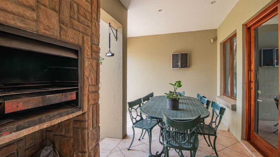 3 Bedroom Property for Sale in Bonaero Park Gauteng