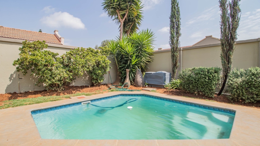 3 Bedroom Property for Sale in Bonaero Park Gauteng