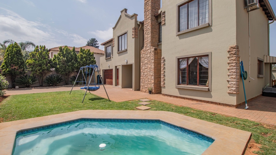 3 Bedroom Property for Sale in Bonaero Park Gauteng